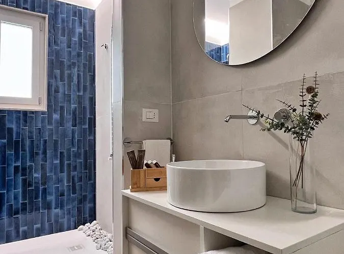 Finella Charming Bari